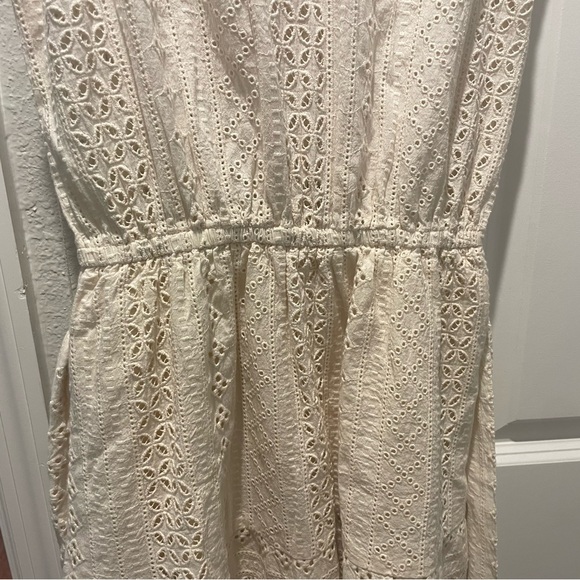 Sundays Ivory Lace Sleeveless Top - Picture 7 of 10